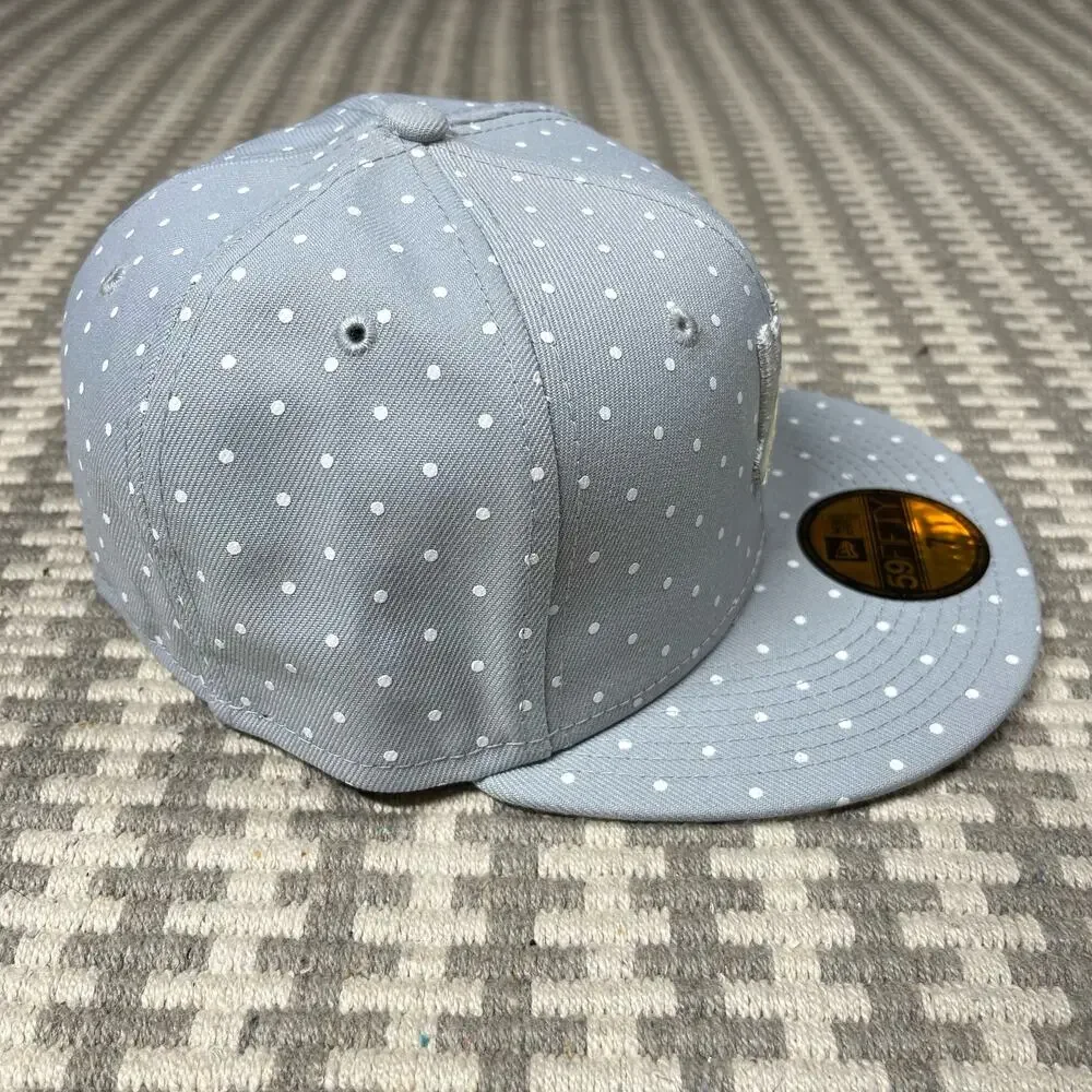 New Era x Undefeated Gray Polka Dotted Fitted Hat‎ Men’s Sz 7 New